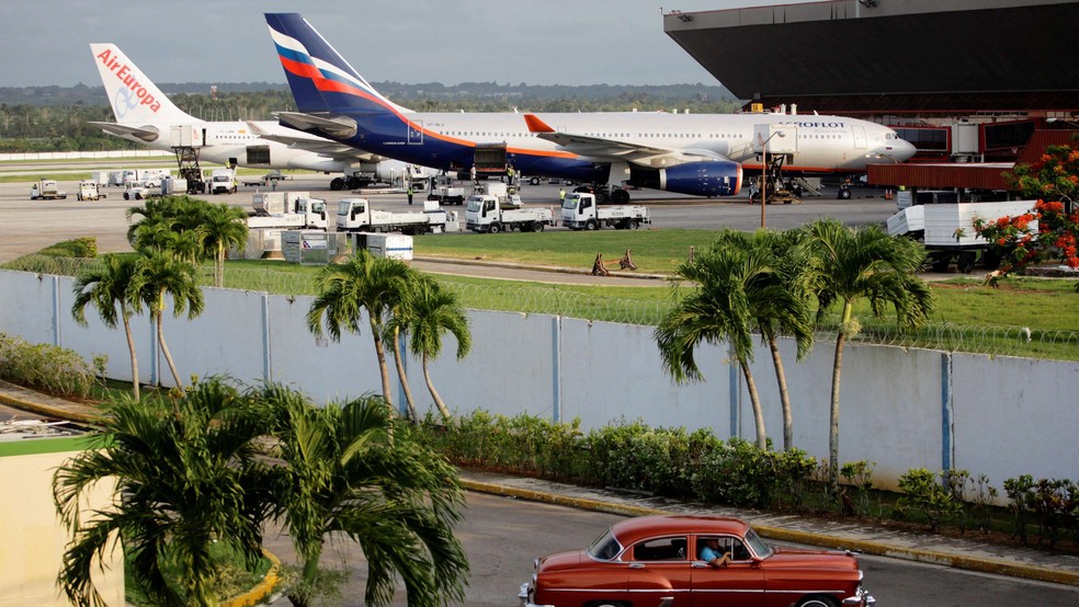 A Rússia é o segundo país que mais envia turistas para Cuba. A previsão é retirar seus cidadãos da ilha nos próximos dias. — Foto: BBC News fonte