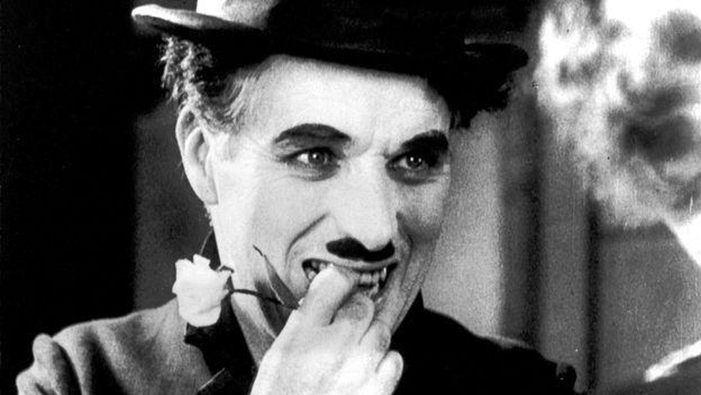 A comédia romântica muda de Charlie Chaplin Luzes da Cidade é frequentemente citada como um dos maiores filmes da história do cinema, 95 anos após seu lançamento — Foto: BBC News fonte