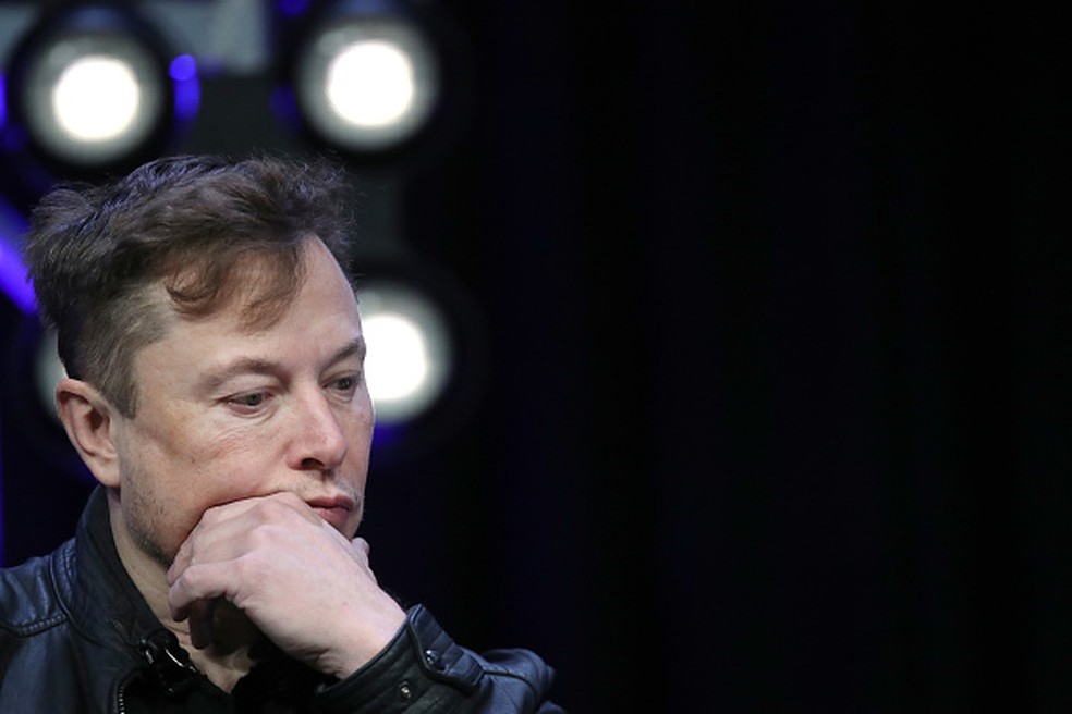 Elon Musk comprou o Twitter por R$ 44 bilhões. Meses depois, rede social vale um terço desse valor  — Foto: Getty Images