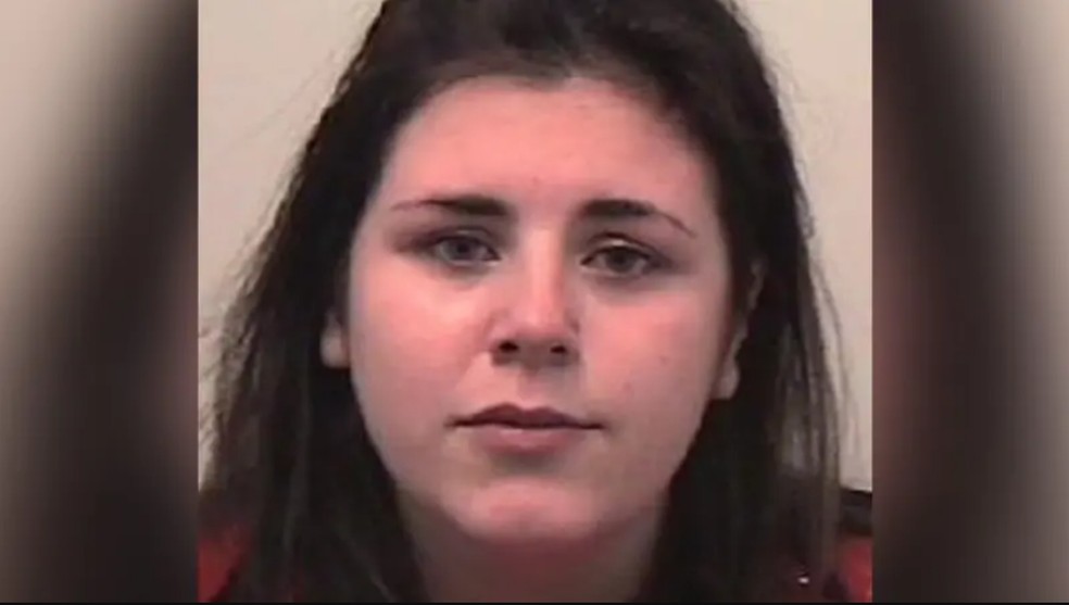 Adele Rennie era enfermeira na ala de AVC onde o avô de Abbie estava internado. — Foto: Polícia da Escócia