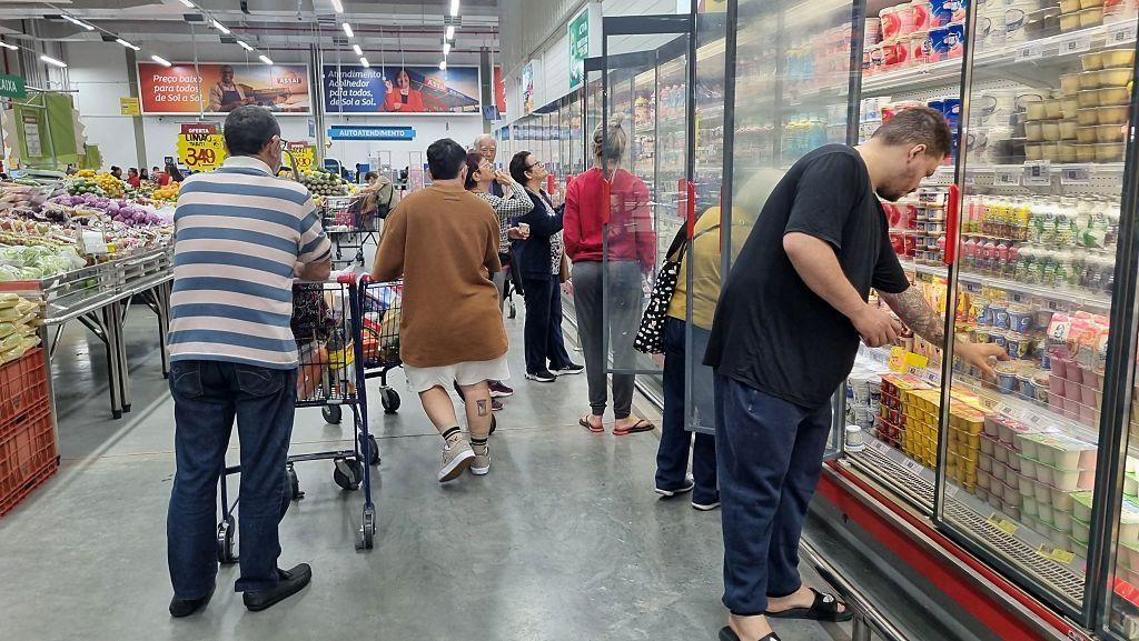 Trabalho no feriado: o que muda para farmácias, supermercados, comércio e outros setores afetados por nova regra em vigor