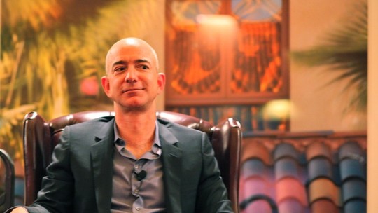 Jeff Bezos: trajetória e curiosidades sobre o bilionário fundador da Amazon