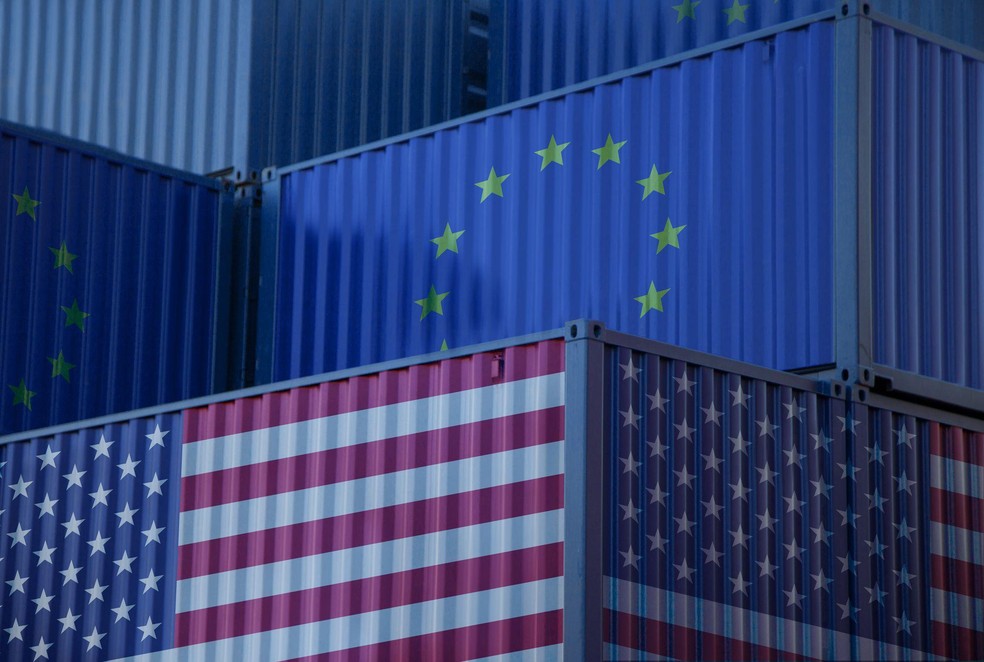 Em 2023, o comércio entre a UE e os EUA ultrapassou US$ 1,8 trilhão — Foto: BBC News fonte
