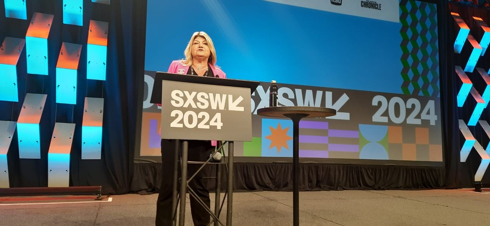 Sandy Carter, ex-AWS e ex-IBM, durante o SXSW — Foto: Marisa Adán Gil