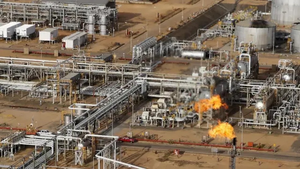 Presidente dos EUA quer que empresas petrolíferas norte-americanas invistam bilhões de dólares no país sul-americano — Foto: Reuters via BBC News