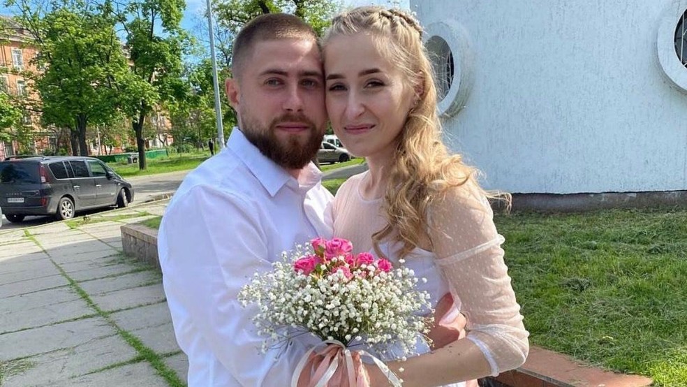 O marido de Katerina Malyshko, Vitaly, morreu em um ataque russo com bomba planadora — Foto: BBC News fonte