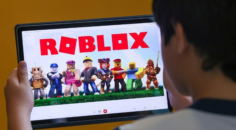 A nova lei engloba não só conteúdos e produtos voltados ao público infanto-juvenil, como também tudo aquilo a que eles podem ter acesso — Foto: Fabio Rodrigues-Pozzebom/ Agência Brasil via BBC News