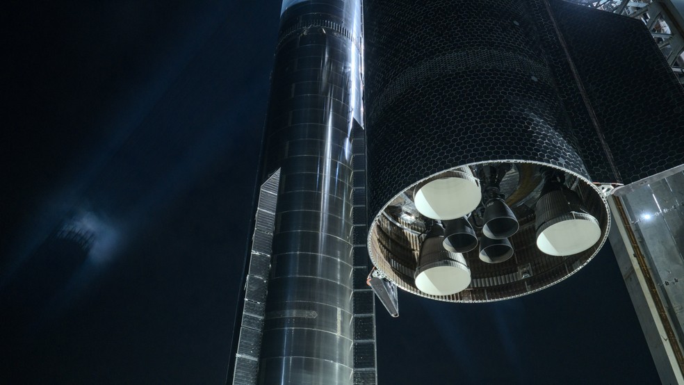 SpaceX monta versão mais poderosa da Starship pela primeira vez – veja ...