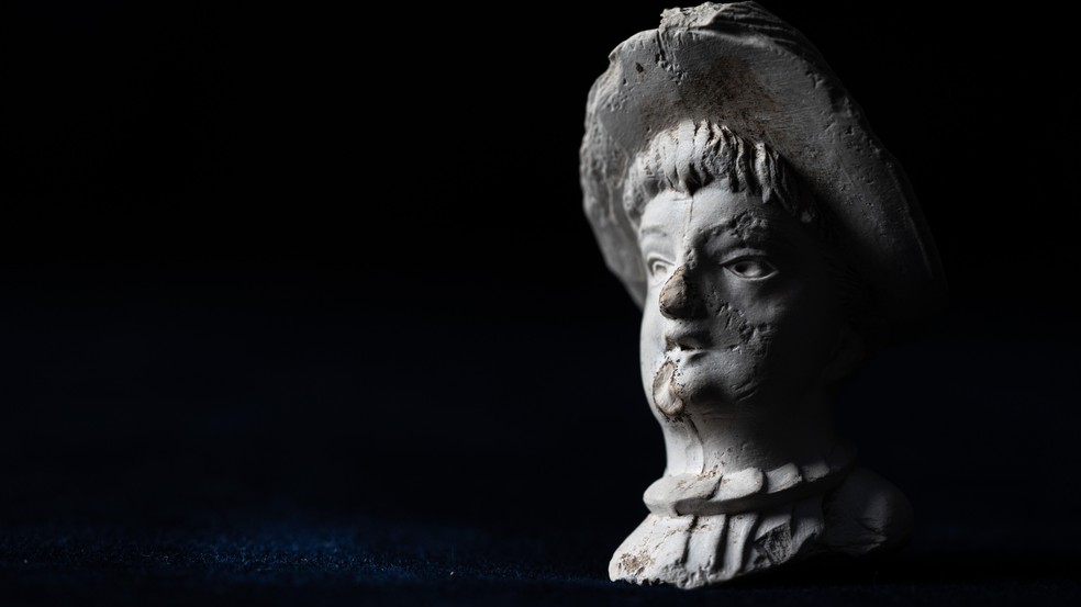 Cachimbo francês encontrado em St James' Gardens, em Euston — Foto: BBC News fonte