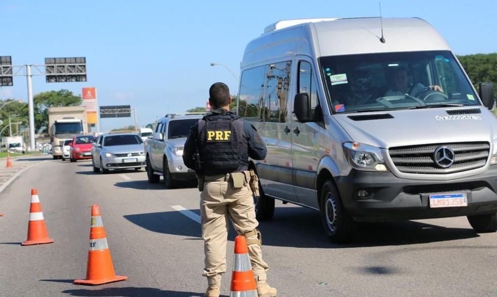 PRF informou que não havia mais bloqueios nas rodovias federais até o fim da manhã — Foto: divulgaçã0/PRF via Agência Brasil