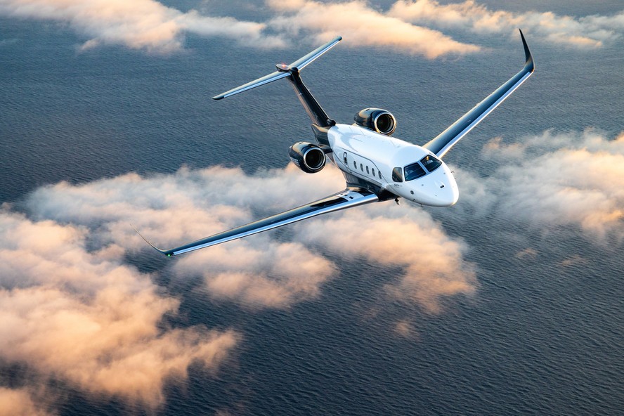 Cama, vista panorâmica e TV de 42 polegadas: Embraer lança nova geração ...