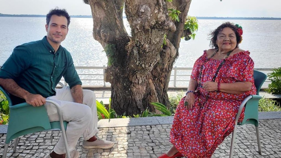 Em entrevista à BBC, Dona Onete fala de sua trajetória até virar cantora. — Foto: BBC News fonte