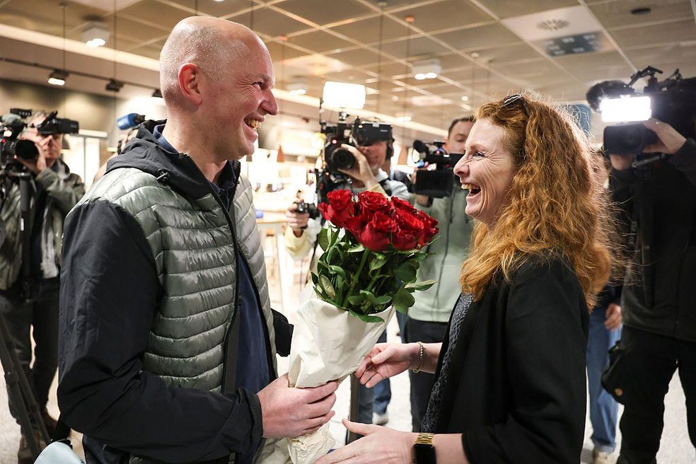 A Alemanha começou a repatriar seus cidadãos que haviam ficado presos no Golfo — Foto: BBC News fonte