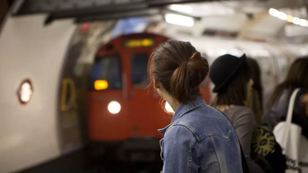 Milhares de trens percorrem diariamente o metrô de Londres — Foto: GETTY IMAGES/VIA BBC