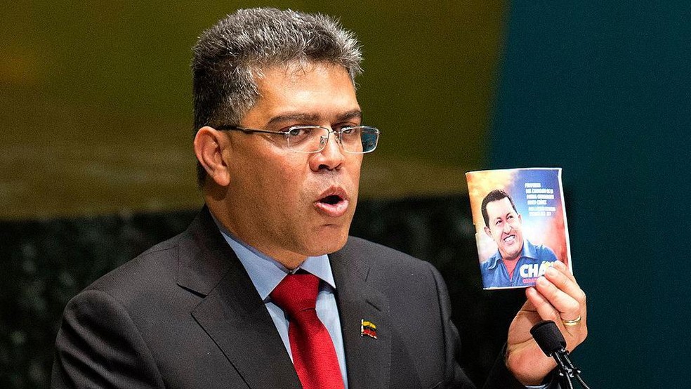 O ex-vice-presidente da Venezuela Elías Jaua admitiu que a Venezuela, atualmente, tem um governo tutelado pelos Estados Unidos — Foto: BBC News fonte