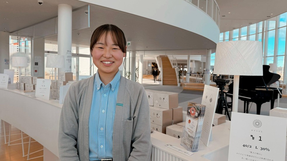 Riona Okada tinha apenas cinco anos quando o terremoto começou — Foto: BBC News fonte