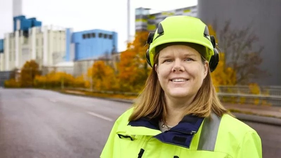 Lisa Granström supervisiona a transformação das cavernas — Foto: MÄLARENERGI/VIA BBC