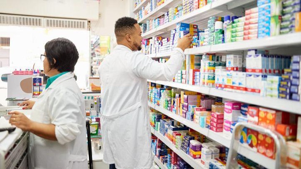 BBC News fonte — Foto: Entidades e especialistas orientam que consumidores só comprem medicamentos com tarja, como a tadalafila, se possuírem uma receita médica