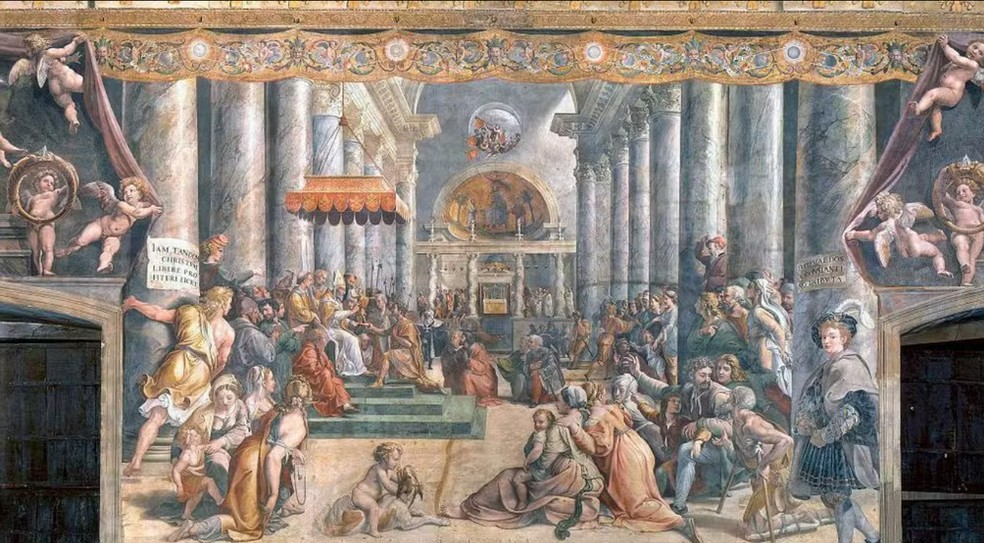 Pintura de Rafael no Palácio do Vaticano retrata a Doação de Constantino, um dos documentos falsos mais famosos — Foto: BBC News Fonte