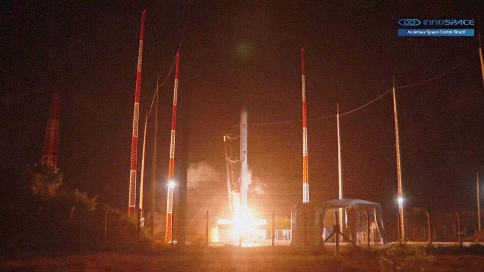 Meio minuto após o lançamento do foguete HANBIT-Nano "foi observada uma anomalia no veículo lançador", segundo a FAB — Foto: BBC News fonte