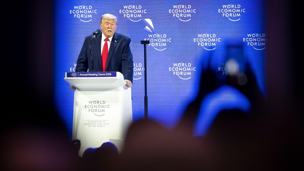 Trump afirmou na Conferência Mundial sobre Liberdade Econômica em Davos que os EUA precisam adquirir a Groenlândia para o sistema Domo de Ouro — Foto: BBC News fonte