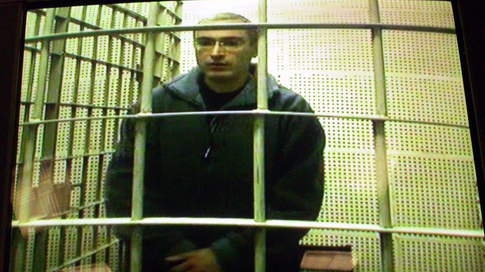 Mikhail Khodorkovsky era o homem mais rico da Rússia, mas foi preso e sua empresa petrolífera Yukos foi nacionalizada. — Foto: BBC News fonte