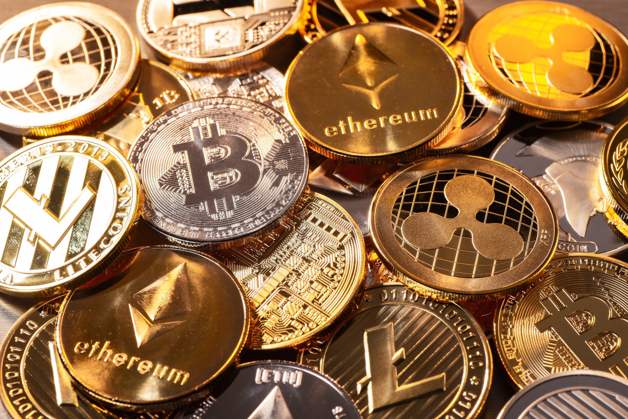 Brasil lidera adoção mundial de criptomoedas e movimenta US$ 252,5 bi em 12 meses