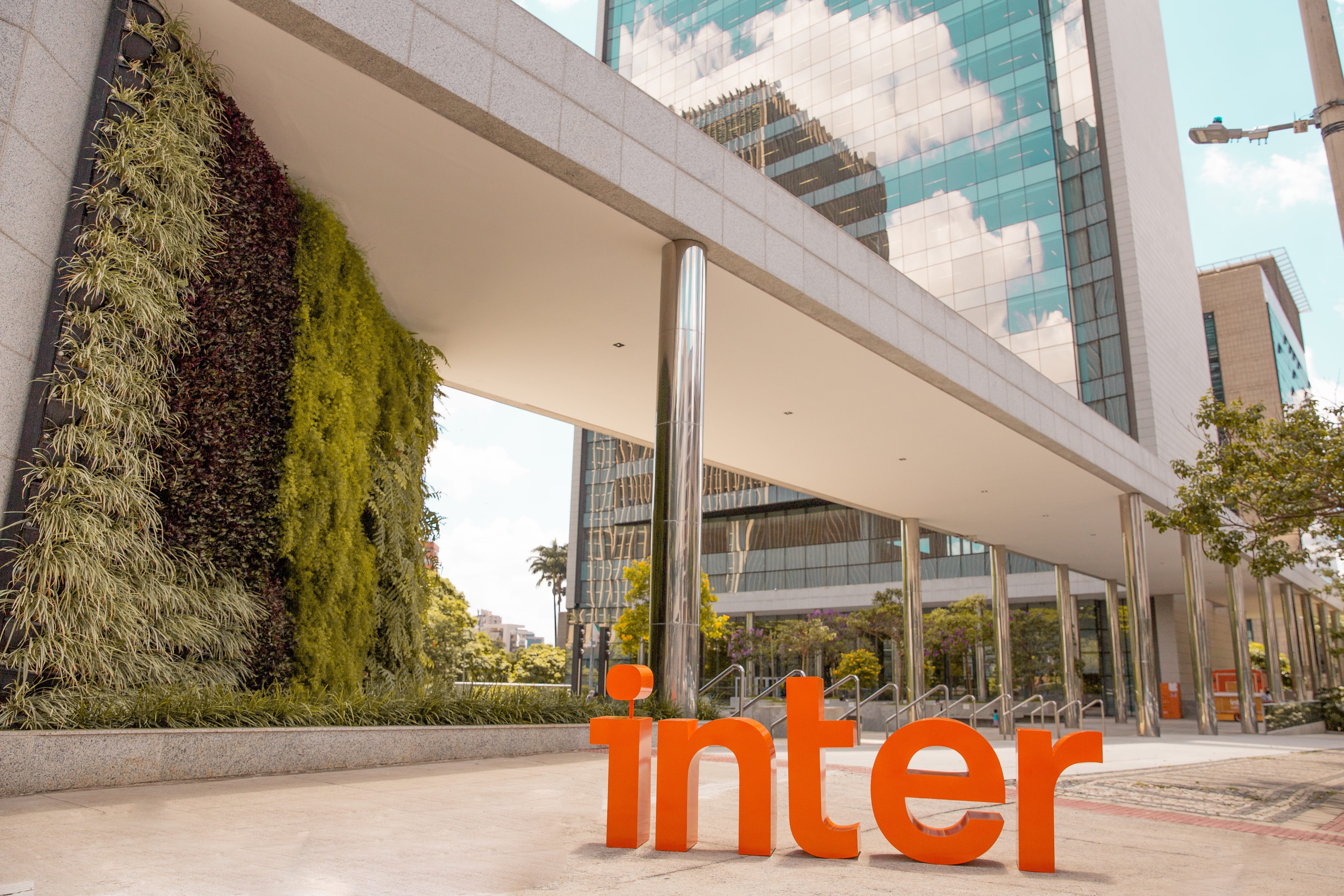 Inter lança Pix via WhatsApp; saiba como funciona