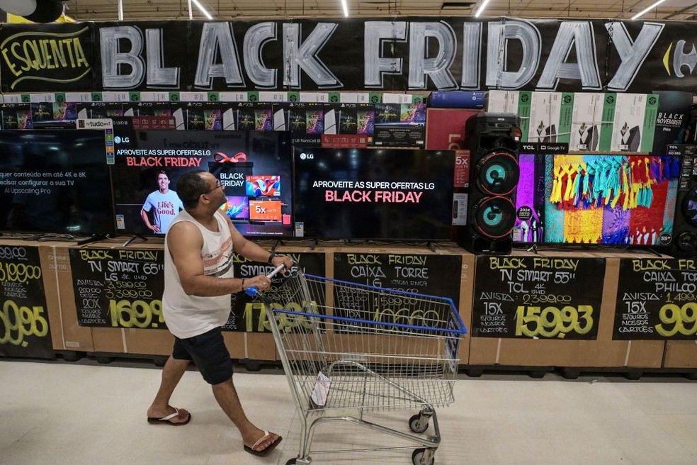 Consolidação — e exportação — da Black Friday se deu neste milênio — Foto: BBC News fonte
