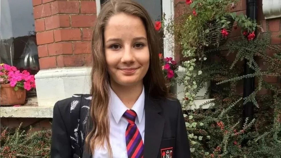 Molly Russell teve acesso a grandes quantidades de material sobre automutilação, suicídio e depressão nas redes sociais — Foto: Família Russell via BBC News