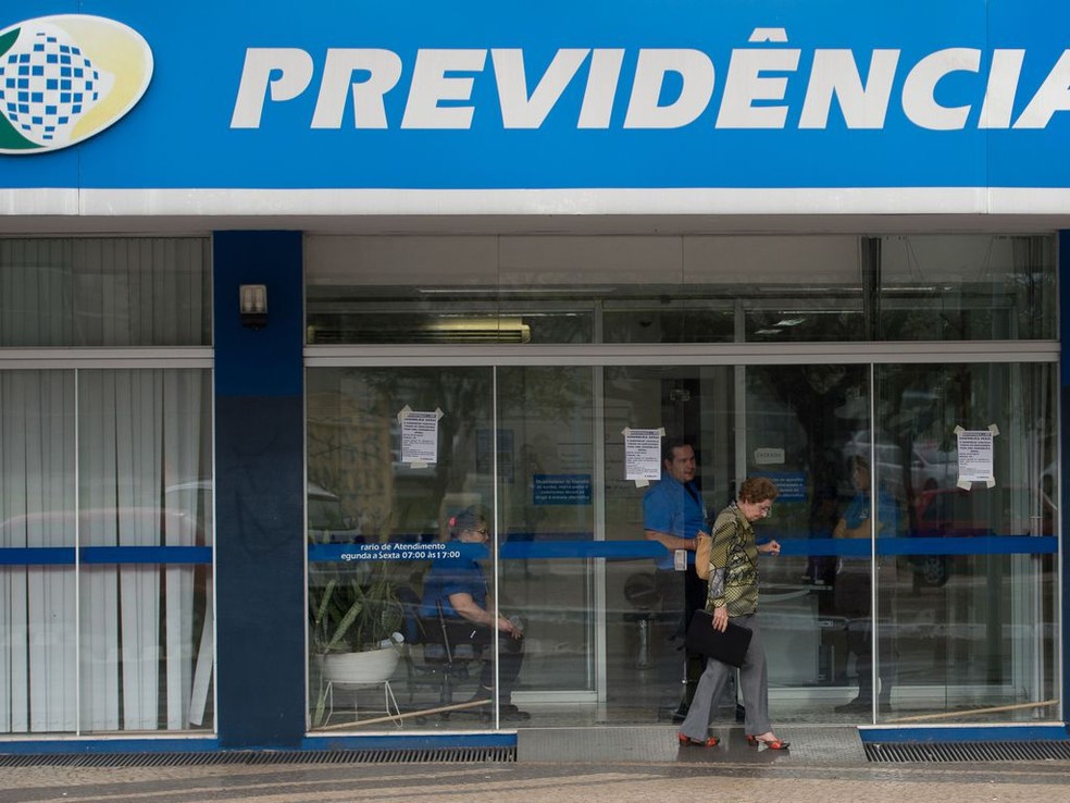INSS começa a pagar nesta sexta-feira, 25, os benefícios de agosto para aposentados  — Foto: Agência Brasil