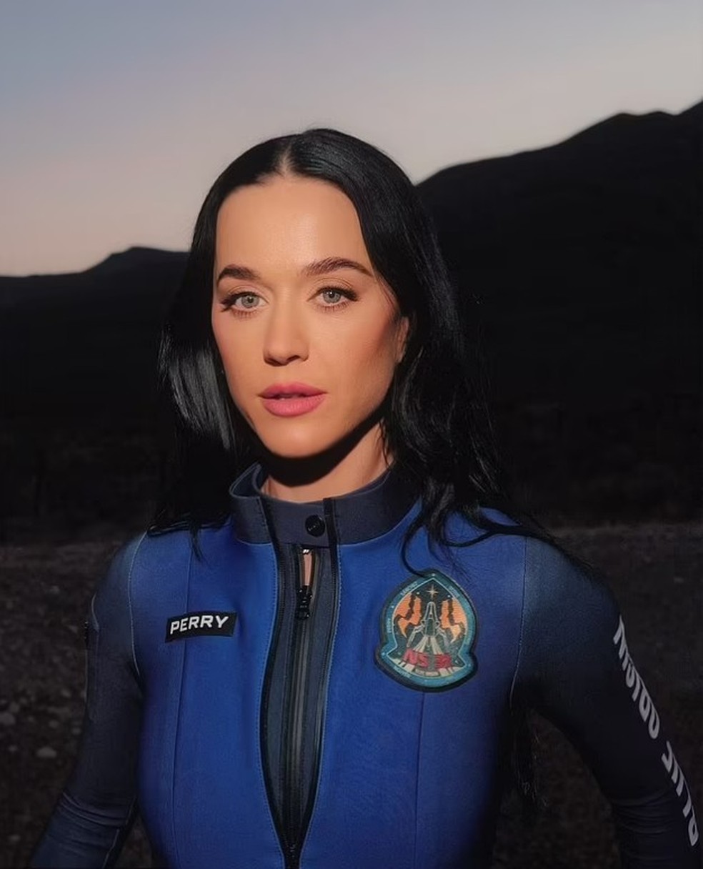 'Você é corajosa, você é ousada': Katy Perry posta fotos com traje ...