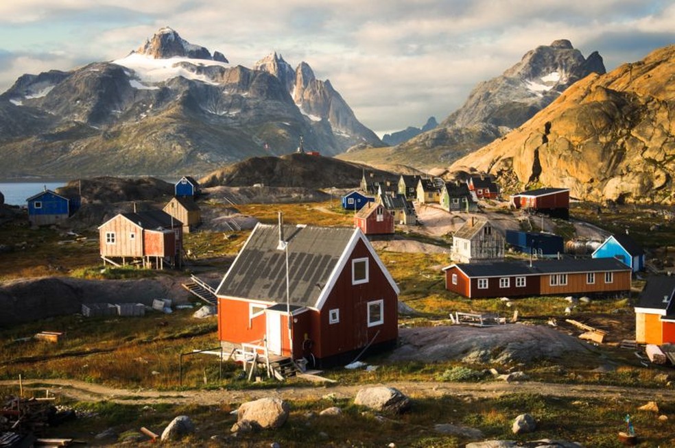 A vastidão natural da Groenlândia oferece uma mudança de perspectiva aos visitantes — Foto: POSNOV/GETTY IMAGES/VIA BBC