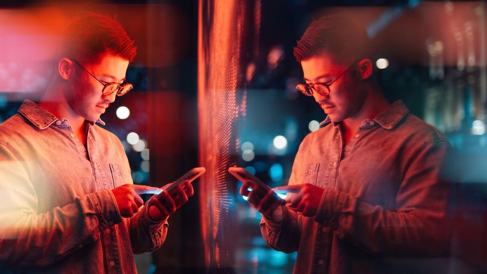 Outras alternativas ao Teste de Turing incluem o estudo da IA ​​em ambientes online naturais — Foto: BBC News fonte