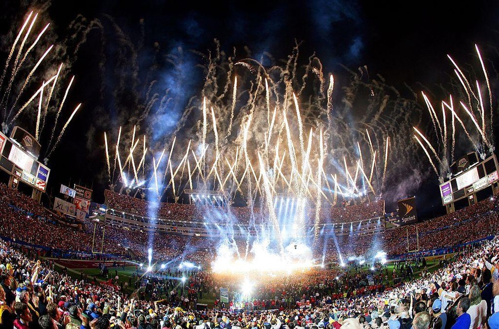 O Super Bowl é um dos eventos midiáticos mais importantes dos Estados Unidos. — Foto: BBC News fonte
