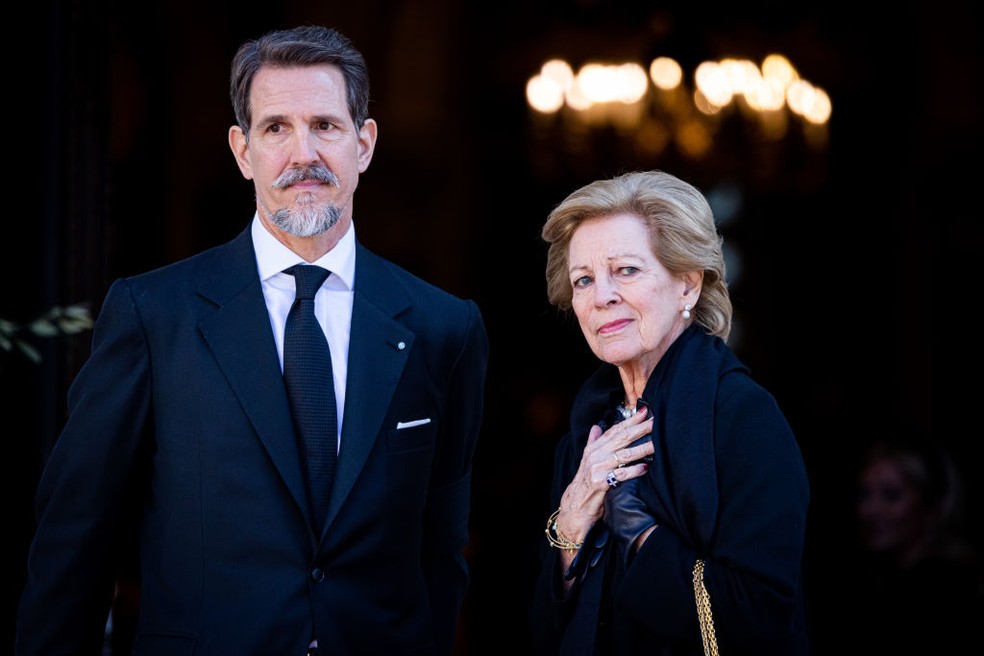 Rainha Anne Marie and Príncipe herdeiro Pavlos, da Grécia — Foto: Getty Images