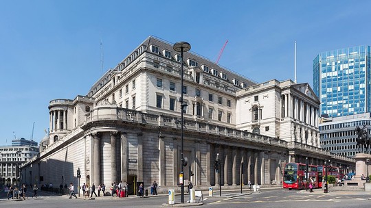 Banco da Inglaterra mantém juro básico em 5,25% e decide reduzir estoque de Gilts em £ 100 bi