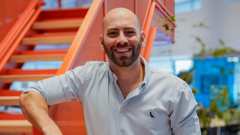 Lucas Infante teve ideia do negócio durante uma temporada na Espanha — Foto: BBC News fonte