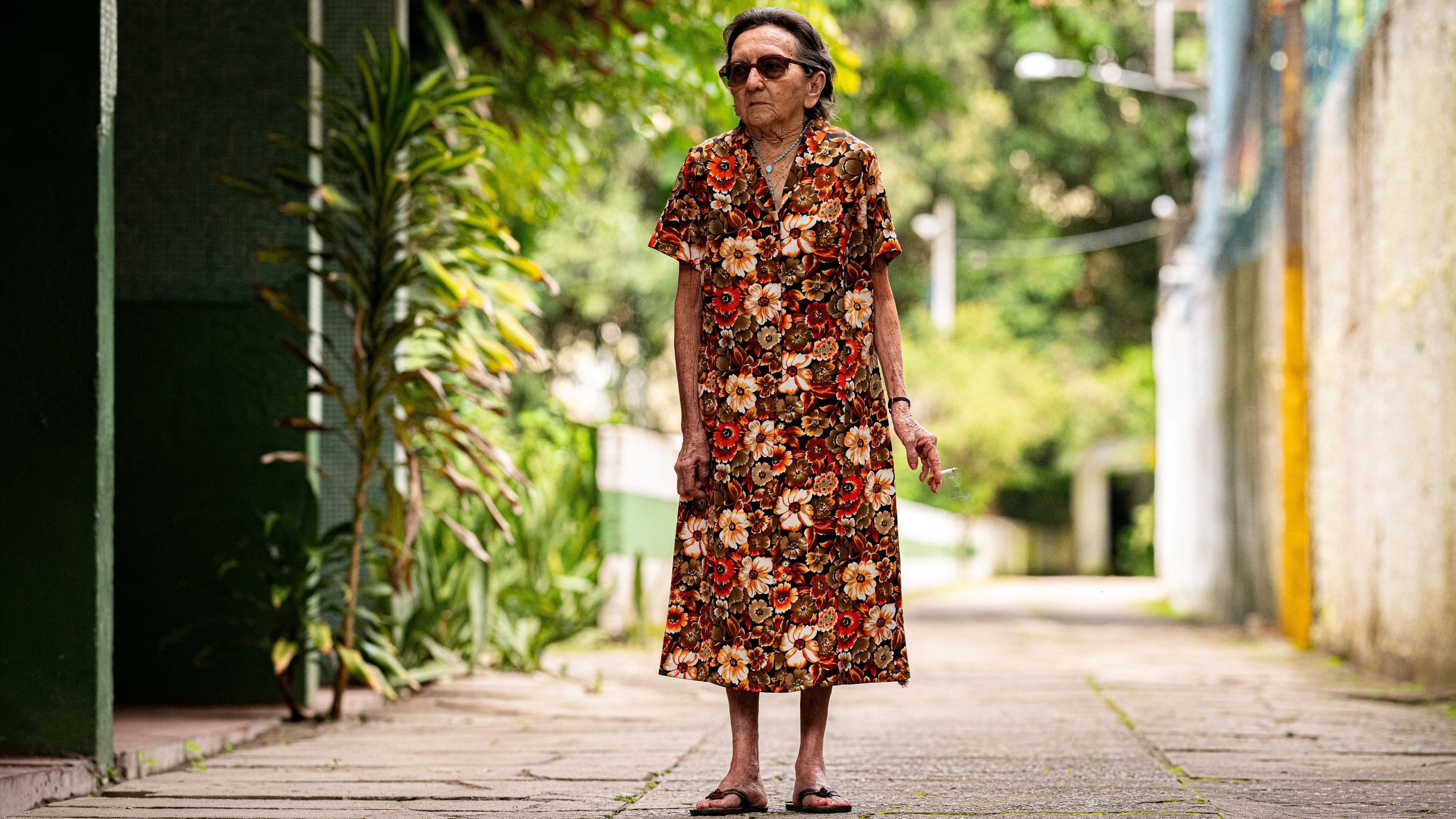 A atriz de 'O Agente Secreto' que começou no cinema aos 72 e chegou ao radar do Oscar