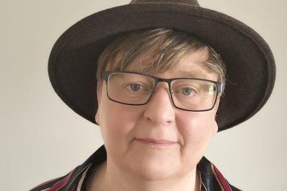 A cineasta Rachel Dax afirma que o Girls' Love ajuda lésbicas em sociedades conservadoras a perceberem que sua sexualidade é algo a ser celebrado — Foto: BBC News fonte