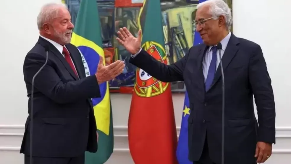 Lula e o primeiro-ministro de Portugal, António Costa, em encontro no Palácio de São Bento, em Lisboa — Foto: Manuel de Almeida/EPA-EFE/Rex/Shutterstock