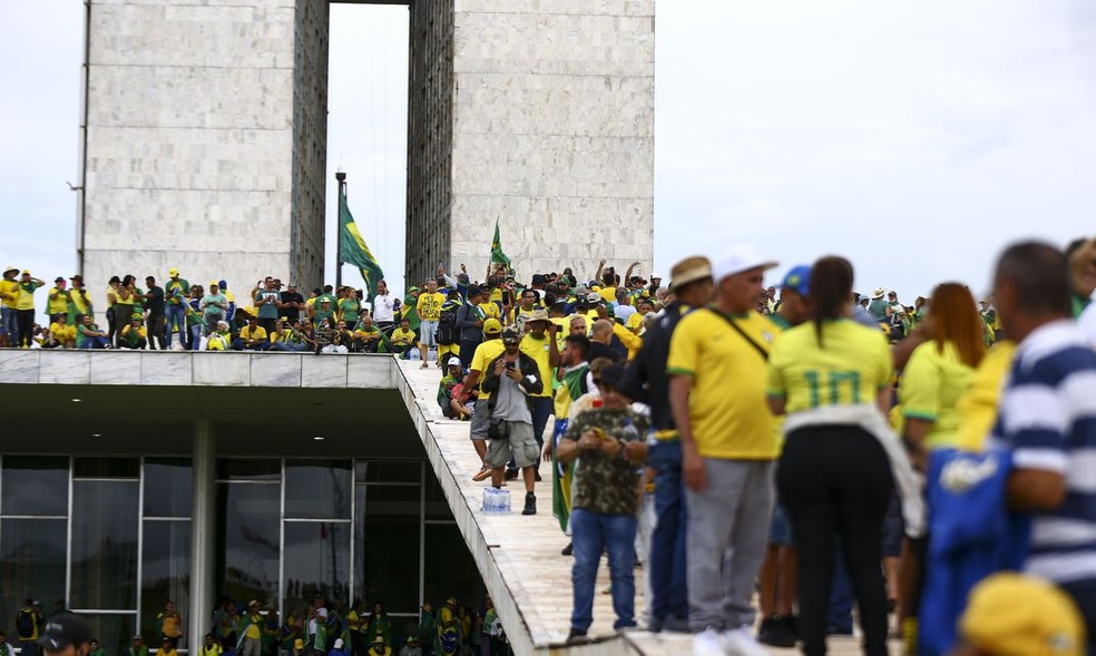 Bolsonaristas em ato antidemocático em Brasília — Foto: Marceloa Camargo/Agência Brasil