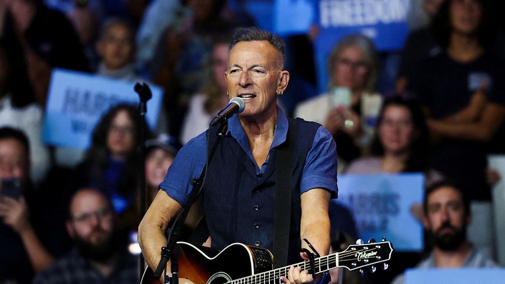 Bruce Springsteen tem se manifestado com críticas a Donald Trump — Foto: BBC News fonte