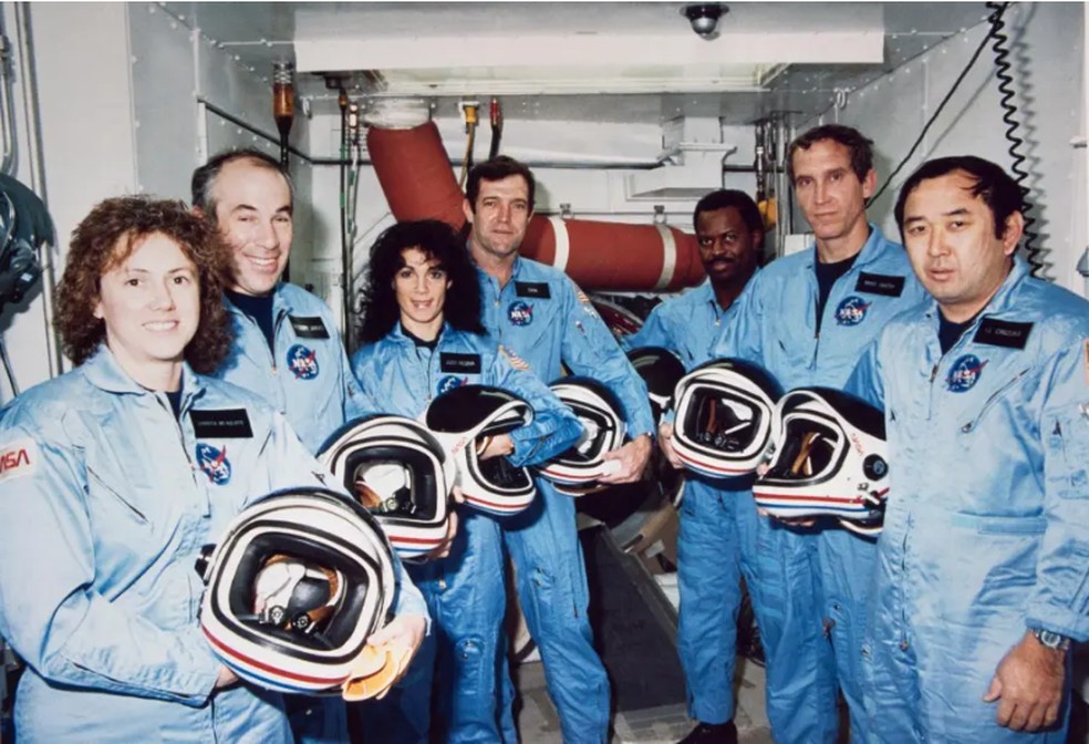 Os membros da tripulação da missão STS-51L da NASA posam para fotografias em 9 de janeiro de 1986, durante um intervalo no treinamento — Foto: Nasa