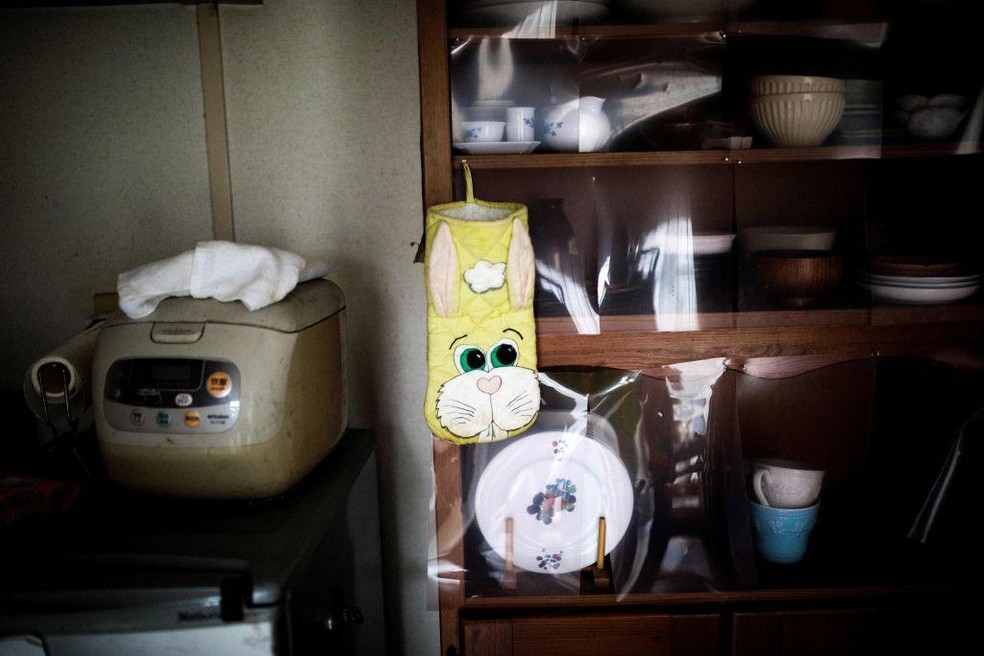 Moradora morreu neste apartamento em Yokohama e só foi encontrada após duas semanas — Foto: BBC News fonte