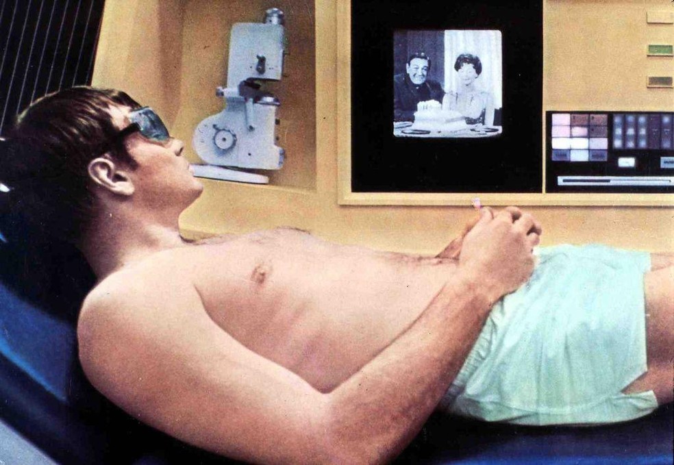 BBC News fonte — Foto: No filme, HAL se encarrega de manter os astronautas com conforto e em comunicação com seus entes queridos na Terra