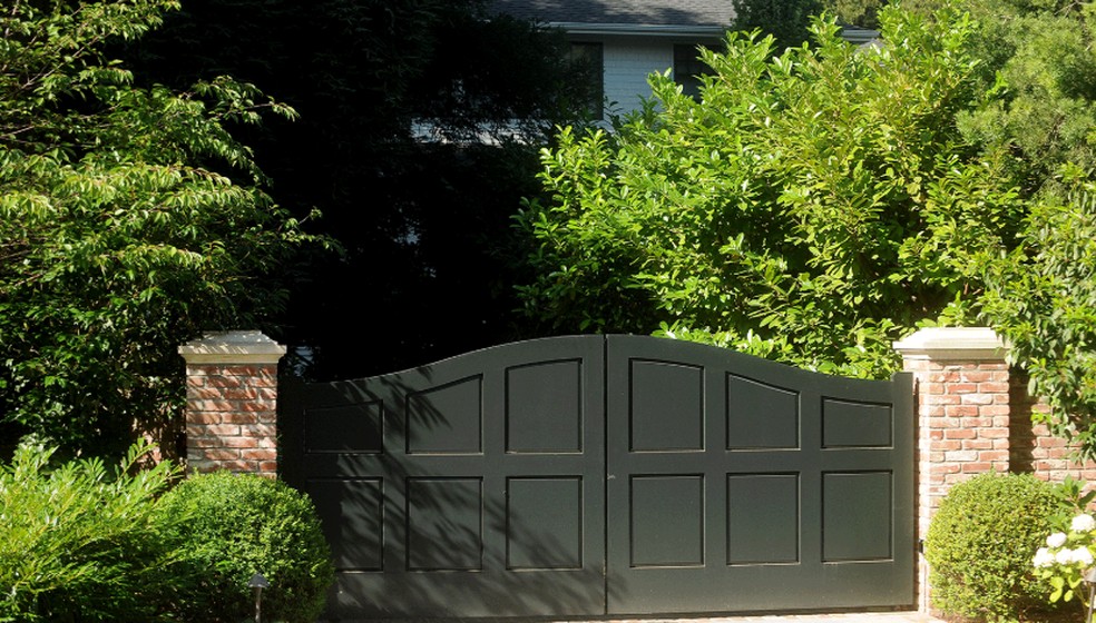 Zuckerberg gastou cerca de US$ 110 milhões (cerca de 550 milhões de reais) em imóveis em um bairro de Palo Alto. — Foto: BBC News fonte