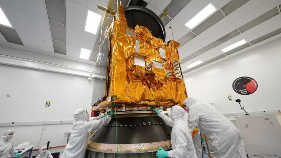A espaçonave Hope foi construída com o auxílio de parceiros da UAESA nos Estados Unidos e na Coreia do Sul — Foto: UAESA via BBC
