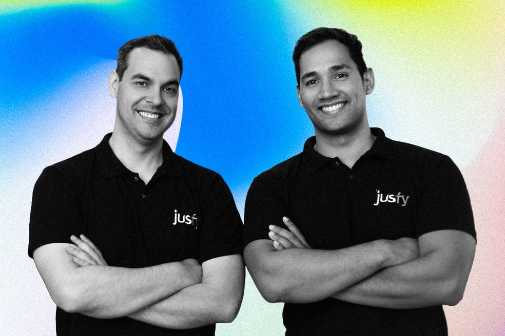 Rafael Bagolin e Juliano Lima, cofundadores da Jusfy — Foto: Divulgação/Arte Época NEGÓCIOS