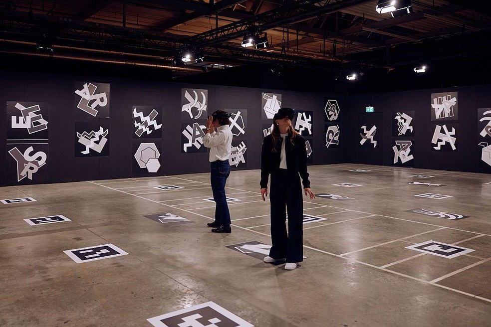 The Legend of the Titanic: exposição combina projeções de vídeo e realidade virtual — Foto: BBC News fonte